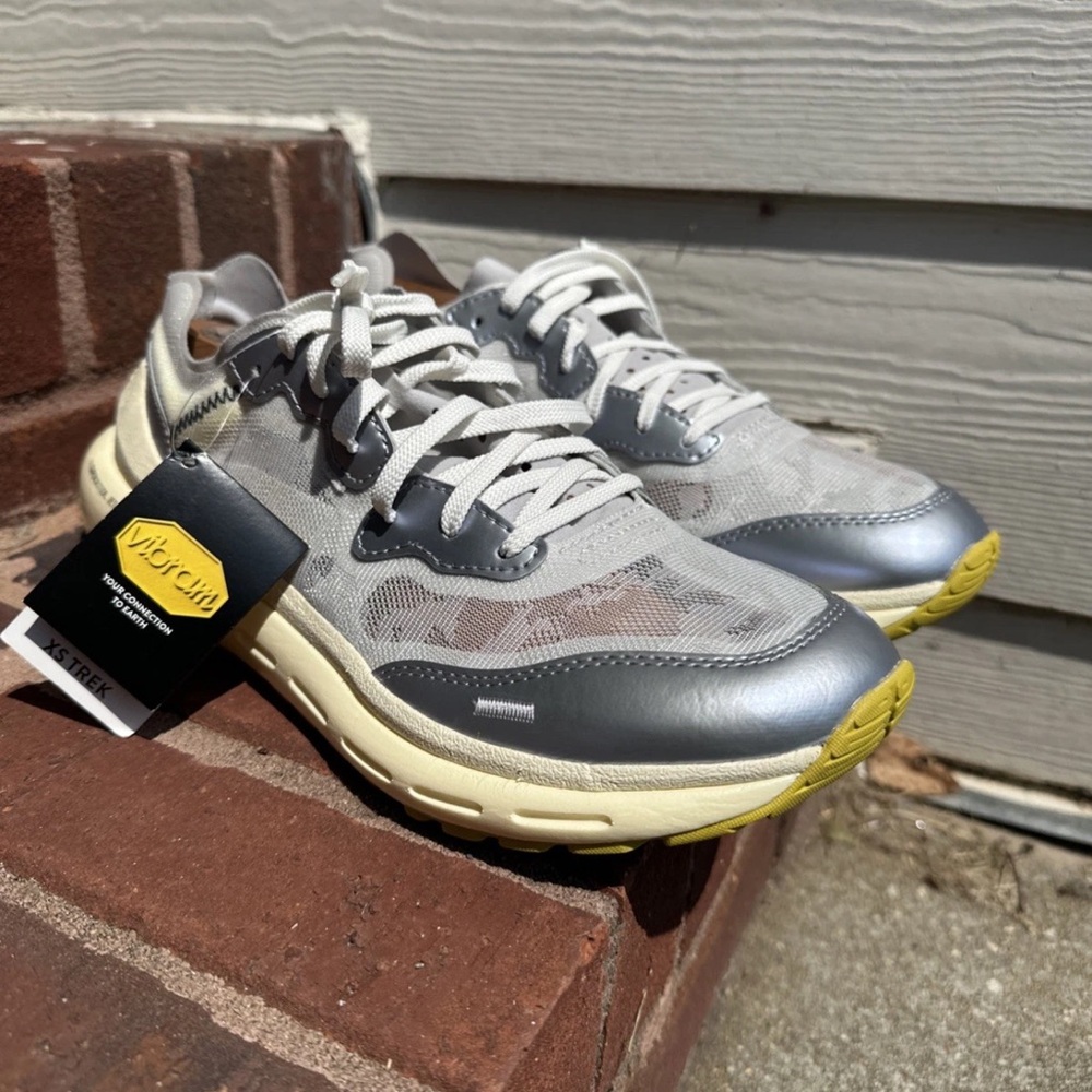 Vibram Men's Gray and White Sneakers